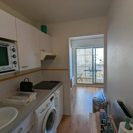 Apartmán Centre: Beau T2 53m² Avec Terrasse, Parking, Ascenseur, Proche Et Commerces - Fr-1-420-93 Arcachon