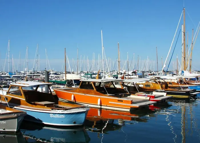 Centre: Beau T2 53m² Avec Terrasse, Parking, Ascenseur, Proche Et Commerces - Fr-1-420-93 شقة آركاشو