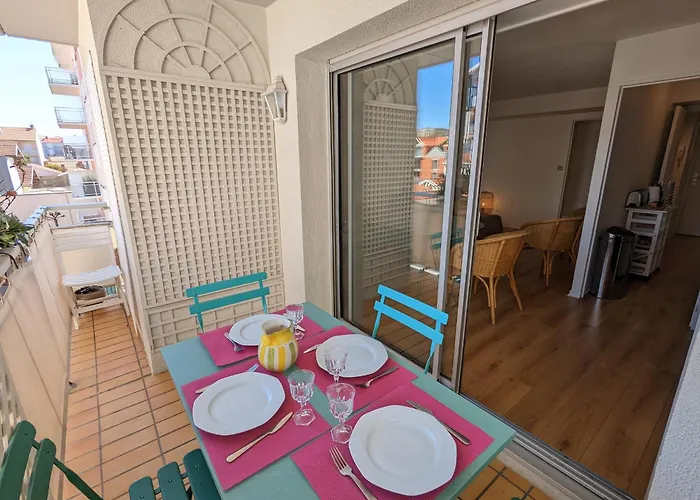 Centre: Beau T2 53m² Avec Terrasse, Parking, Ascenseur, Proche Et Commerces - Fr-1-420-93 شقة آركاشو